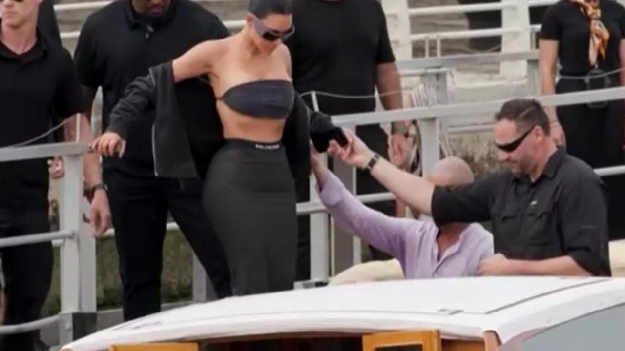 Matrimonio Bezos, l'arrivo a Venezia di Kim e Khloe Kardashian