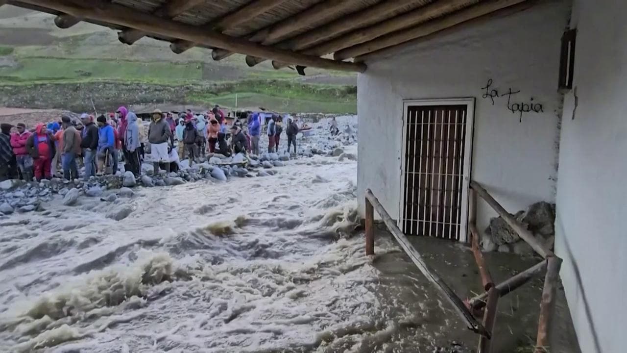 Esonda un fiume in Venezuela, l'acqua spazza via le case