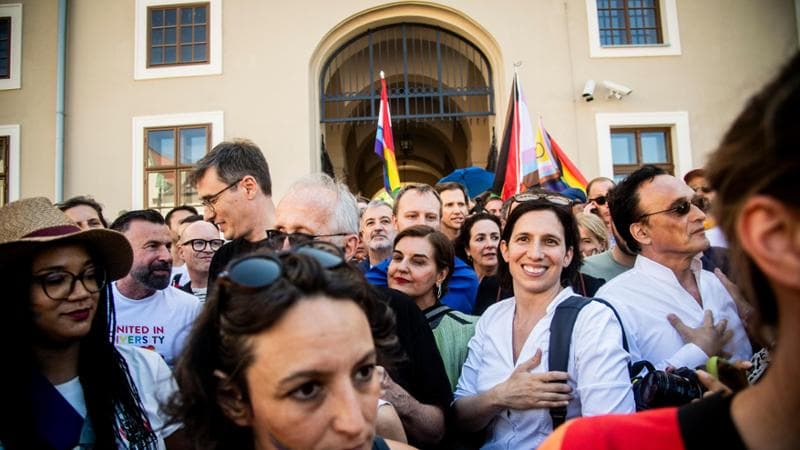La segretaria del pd, Elly Schlein, al Pride di Budapest