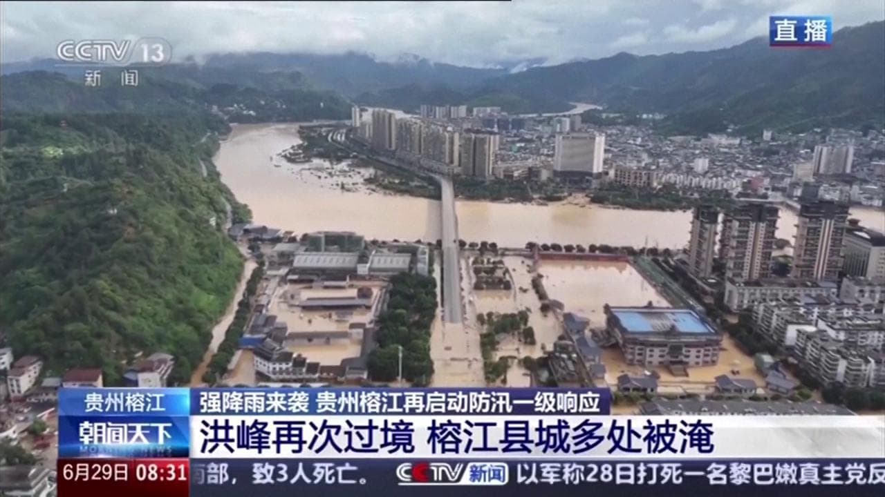 Cina, l'inondazione di Rongjiang: in tre giorni il doppio della media delle piogge di giugno