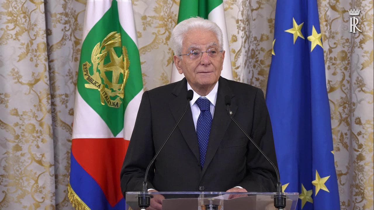 Mattarella: "Suicidi in carcere emergenza sociale, agire subito"