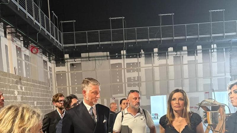 Giuli alla festa di Cinecittà, ma resta il gelo con Borgonzoni