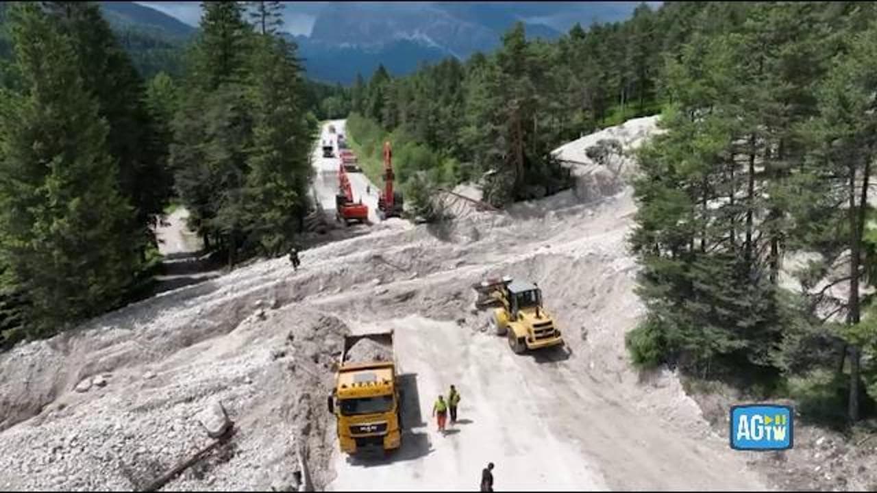 In volo con il drone sulla frana che ha investito San Vito di Cadore
