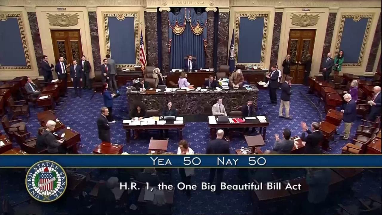 Usa, voto del bilancio: finisce 50 a 50: Vance legge i risultati e poi vota (e salva Trump)