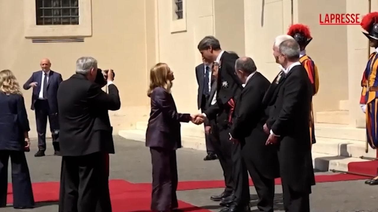 La premier Meloni in Vaticano per l'incontro con Papa Leone XIV