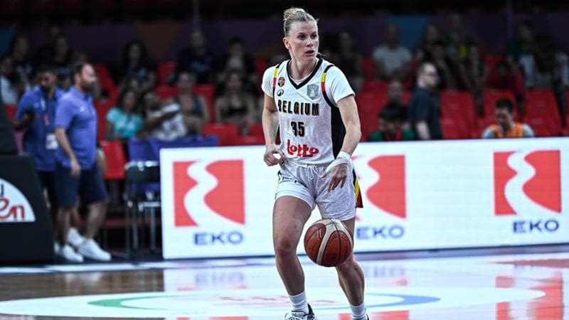 Julie Vanloo con la maglia del Belgio all'Europeo