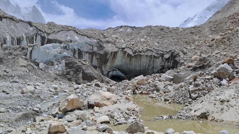 Anche l’Himalaya paga per l’emergenza clima. Un villaggio senza acqua, popolazione trasferita