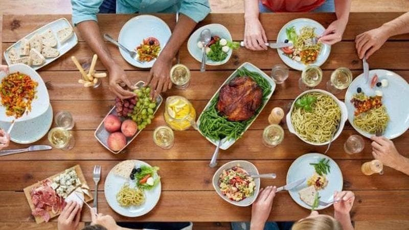 Elogio del “mangiare senza”, i segreti della cucina libera