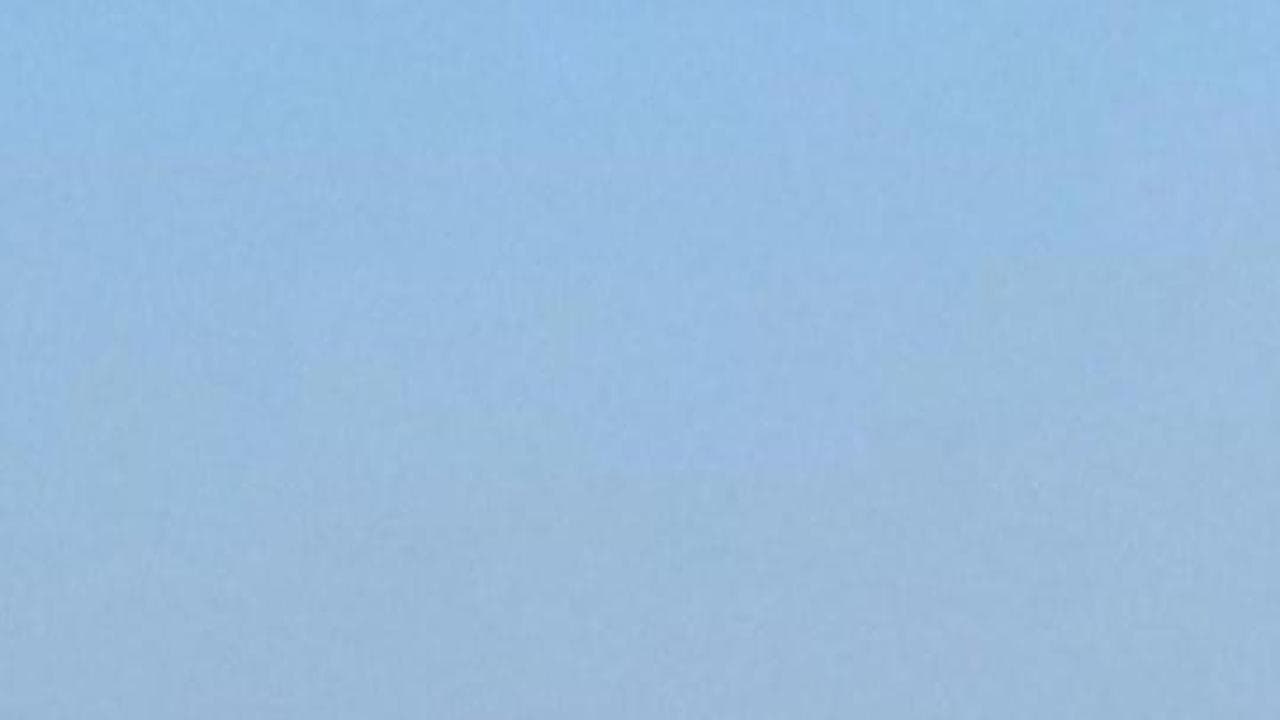 Ucraina, droni russi colpiscono un edificio a Poltava: il momento dell'esplosione