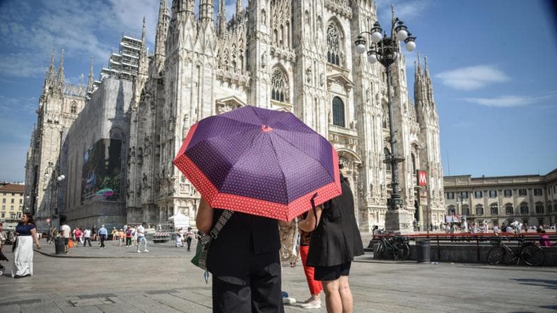 Cibi leggeri esercizi e riposo, ecco come sopravvivere al caldo