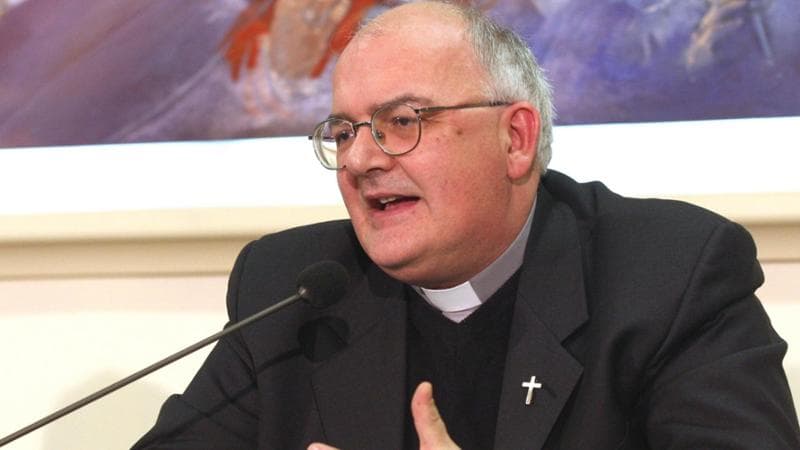 Monsignor Perego: “Giovani senza diritti, la cittadinanza va riformata. Fallimento i Cpr in Albania”