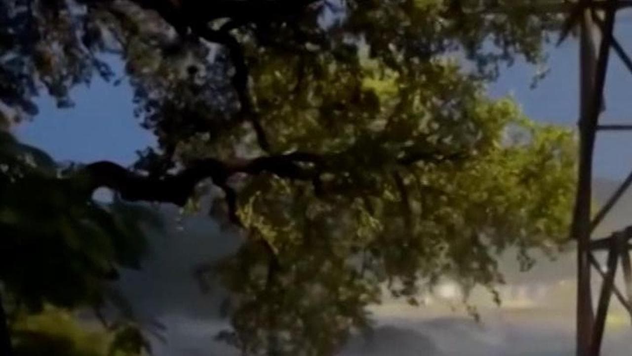 Inondazione in Texas, le immagini del fiume Guadalupe che sommerge tre contee