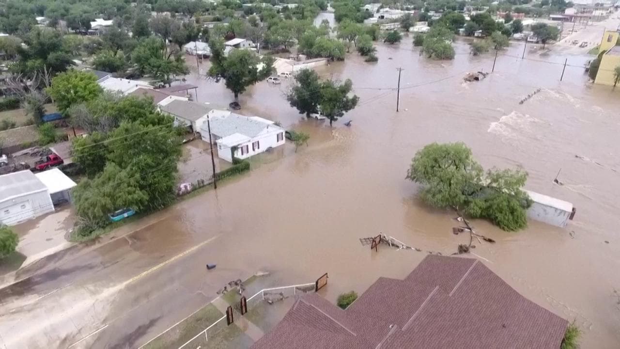 Inondazione in Texas, le immagini dal drone dell'area invasa dal Guadalupe