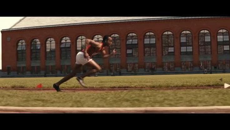 Una scena del film su Jesse Owens, "Race"