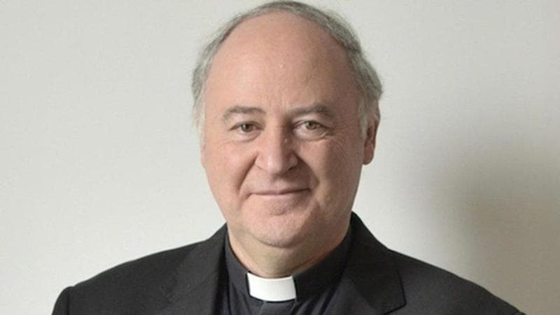 Monsignor Pegoraro: “Sul fine vita Chiesa aperta al dialogo, dubbi sul comitato etico”