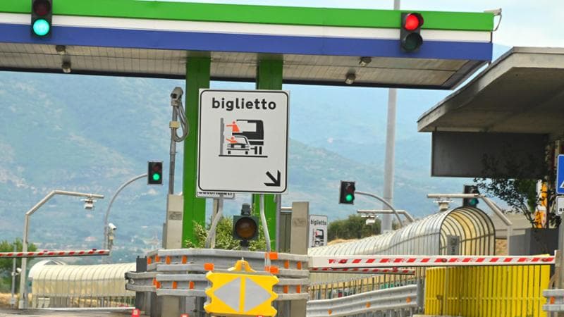 Pedaggi, stop ai rincari. Schlein: “Tassa sull’estate, il governo non ci riprovi”
