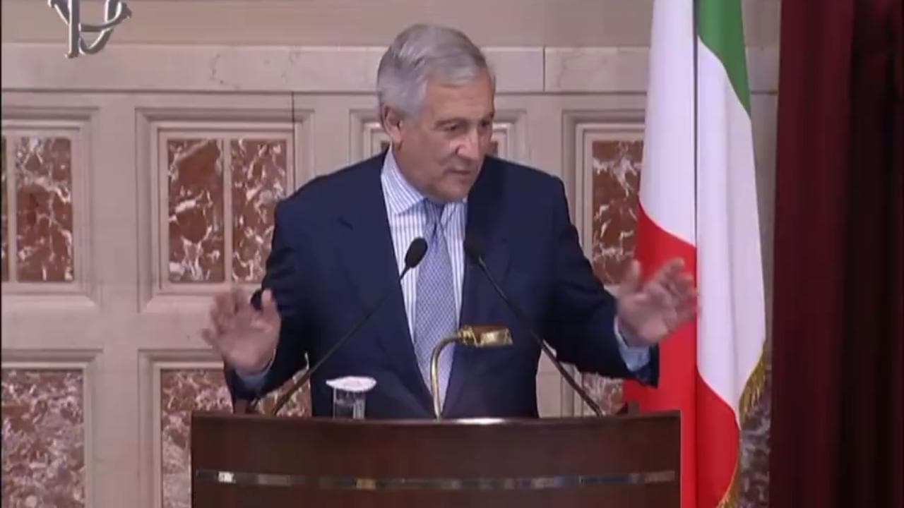 Tajani: "Sono il ministro degli Esteri più sfigato della storia tra due guerre e i dazi"