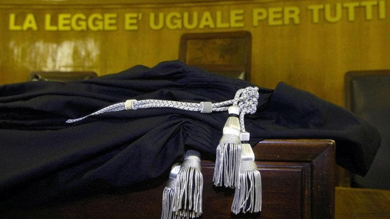 Carriere separate, blitz sui tempi ma 6 italiani su 10 seguono le toghe