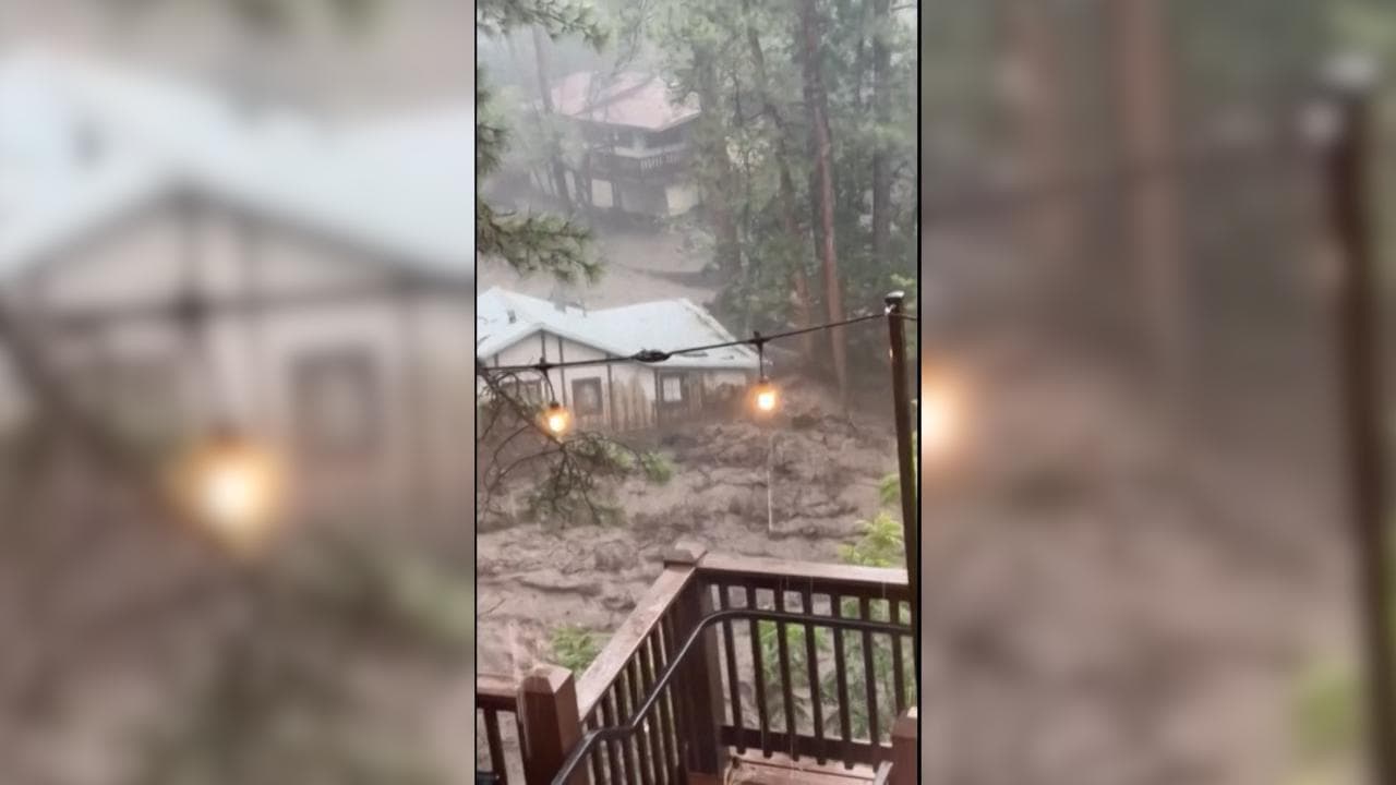 Stati Uniti, inondazioni in New Mexico: la casa viene trascinata via dalla furia delle acque