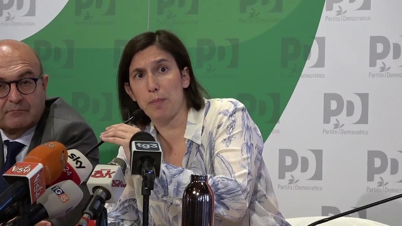 Trasporti locali, Schlein: "Renderli gratuiti per gli studenti dai 14 ai 24 anni"