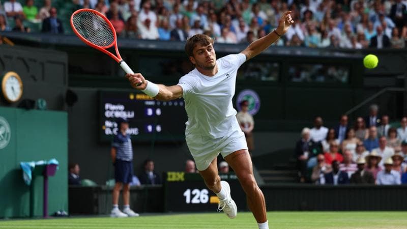 Cobolli è strepitoso, ma non basta contro Djokovic: il serbo in semifinale venerdì contro Sinner