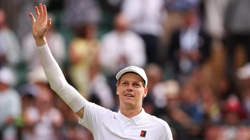 Wimbledon, Sinner batte Shelton 7-6 6-4 6-4 e vola in semifinale: “Il gomito va molto meglio”