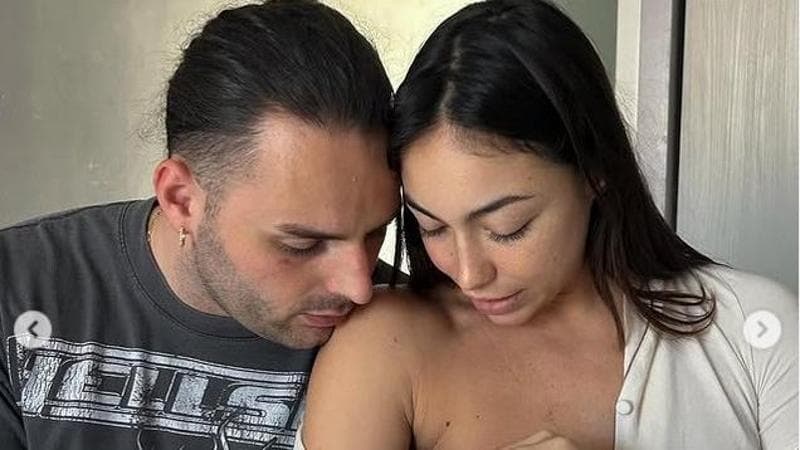 Ernia e Valentina Cabassi sono genitori. E’ nata la figlia Sveva: “Innamorati persi”