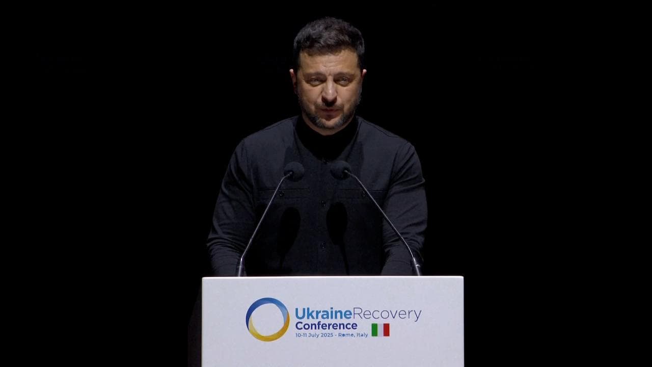 Ucraina, Zelensky: "Grazie cara Giorgia", poi snocciola tutti i nomi dei leader che sostengono Kiev