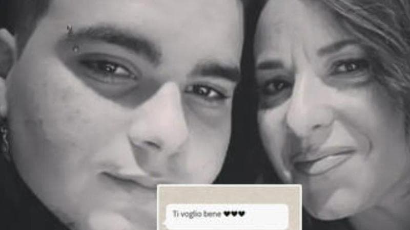 Treviso, muore per un tumore ma non vuole mancare il compleanno della madre: programma sms per lei