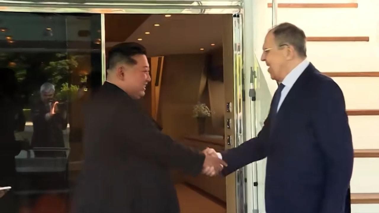Il ministro degli esteri russo Lavrov in Corea del Nord: l'incontro con Kim Jong-un