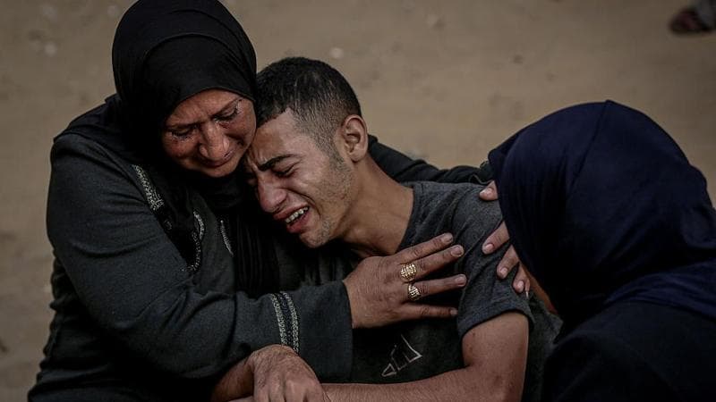 Israele Hamas, le news del 13 luglio. Raid israeliano sul sito di distribuzione dell’acqua: 6 bambini morti