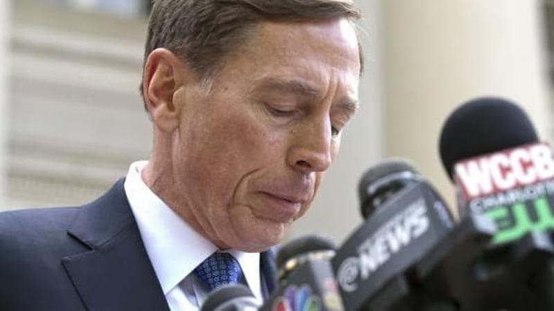 Petraeus: “Mossa giusta, così Trump si allinea alle politiche di Biden”