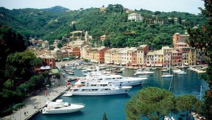 Portofino, urge un corteo di barboni. Tendenza Melania, come Berlusconi