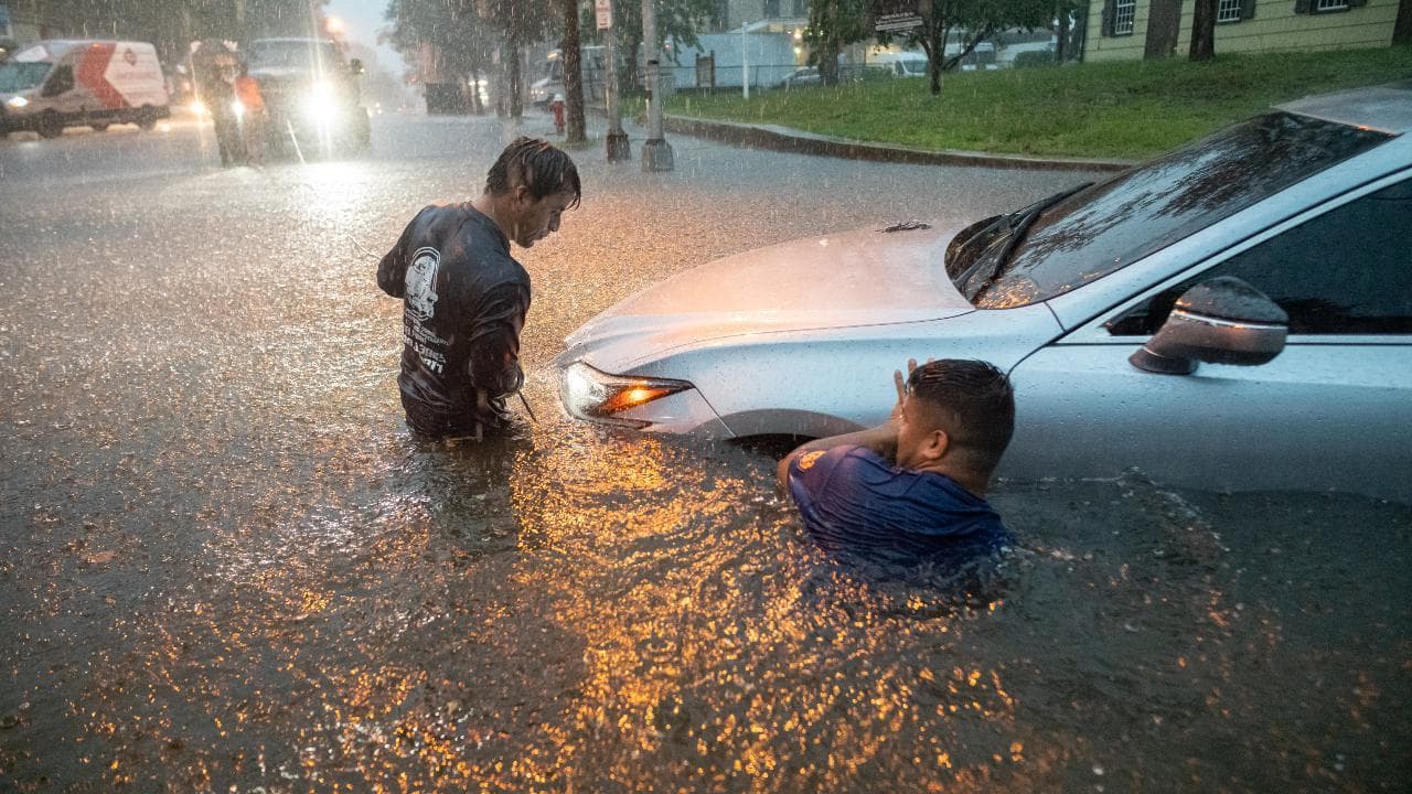 New Jersey, stato di emergenza per l'alluvione: le immagini degli allagamenti