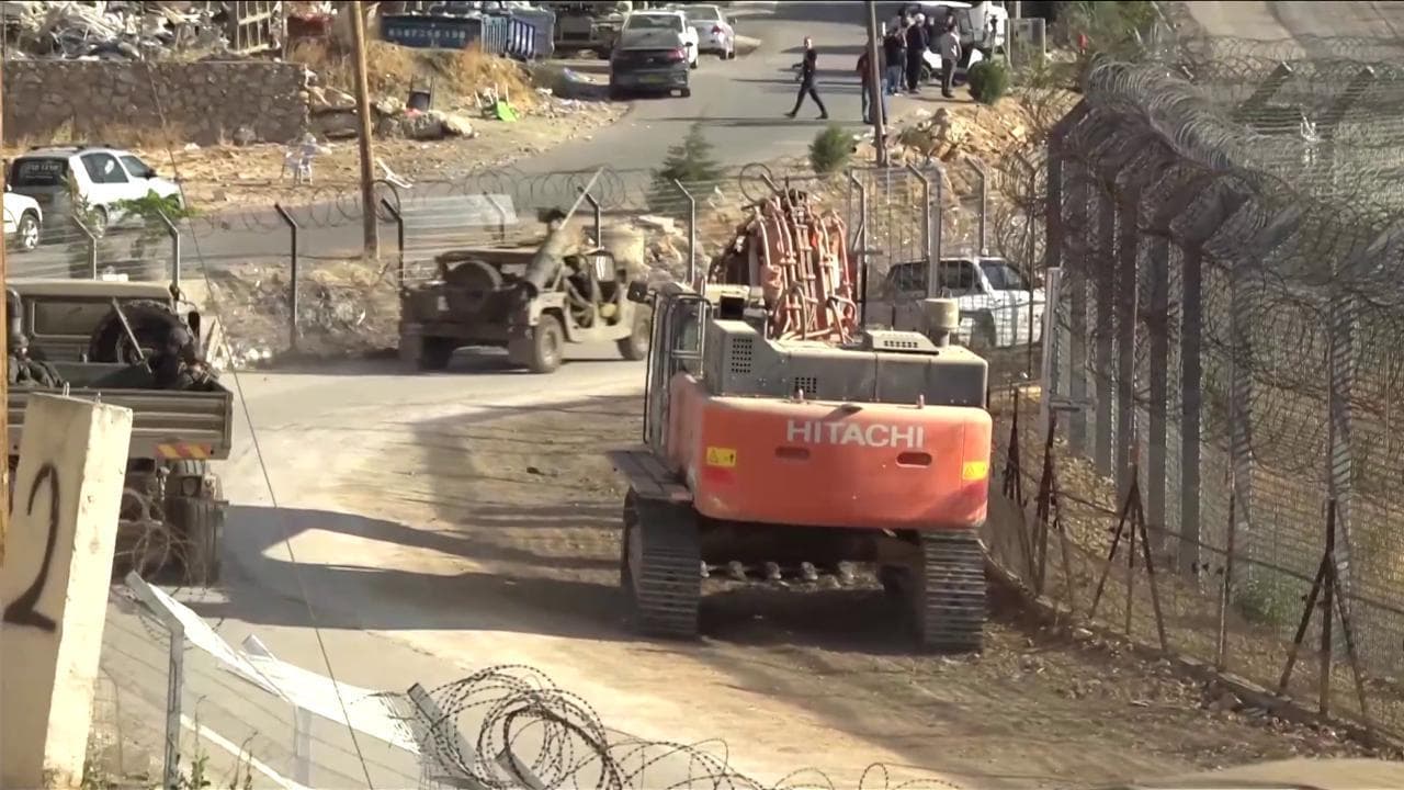 Un convoglio militare israeliano entra in Siria dopo i raid su Damasco