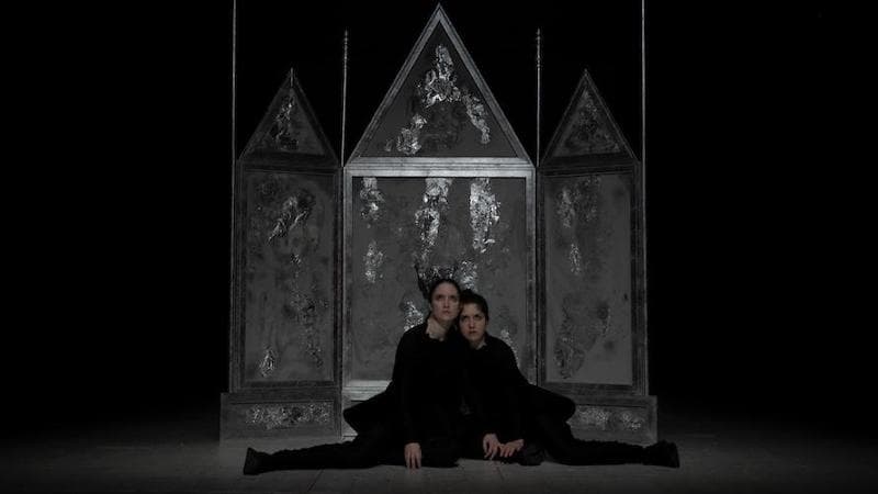 La danza enigmatica delle furie