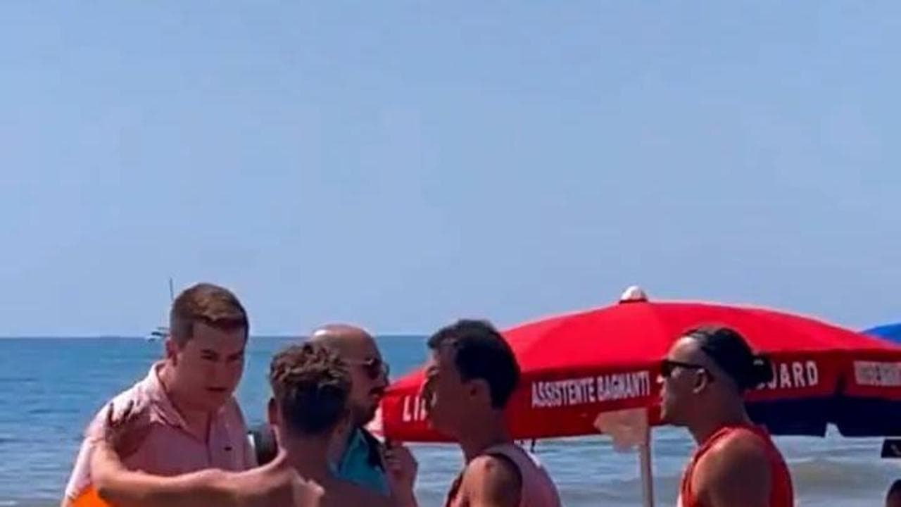 Aggredito il presidente di +Europa e Radicali: aveva rimosso il cartello "Spiaggia privata"