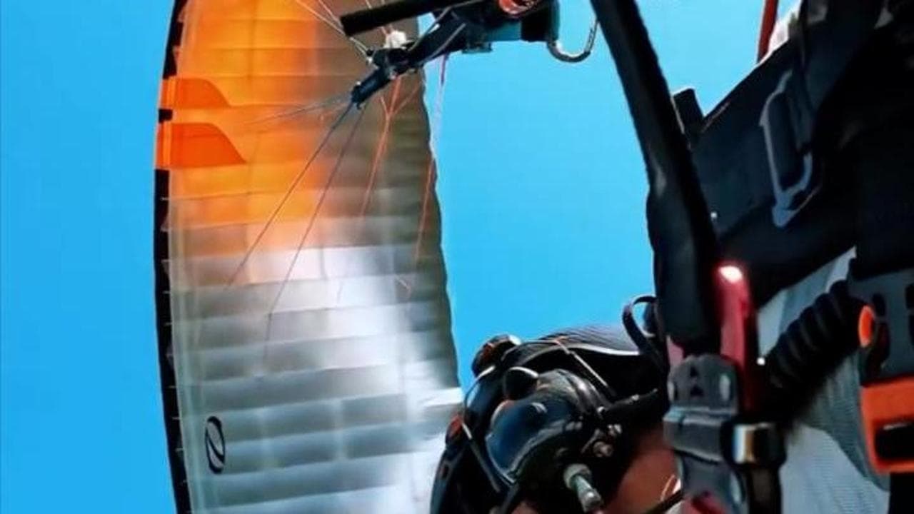 Morto Baumgartner: nei suoi video una vita a moltissimi metri sopra il cielo, fino all'ultimo
