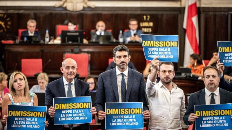 Sala indagato, la linea prudente di Meloni: “Dimissioni non automatiche”. La Russa: “Cambiare guida”
