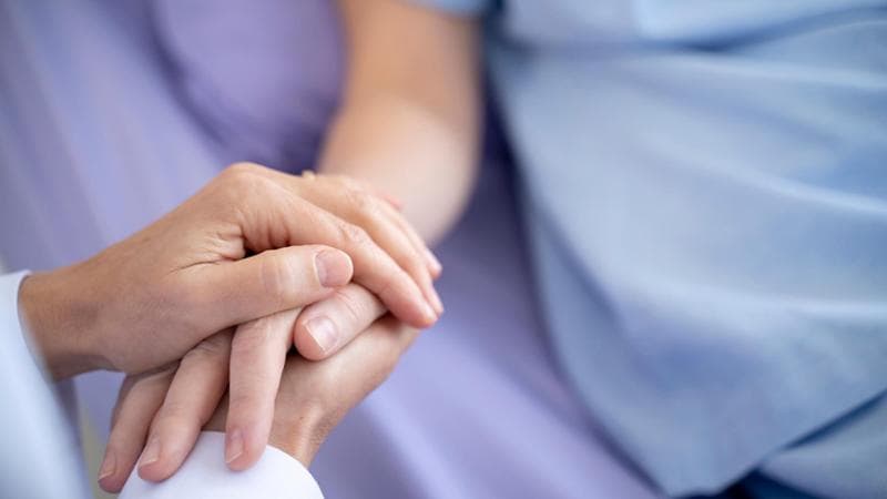 Legge sul fine vita, sono 150 gli emendamenti. Voto rinviato a dopo l’estate