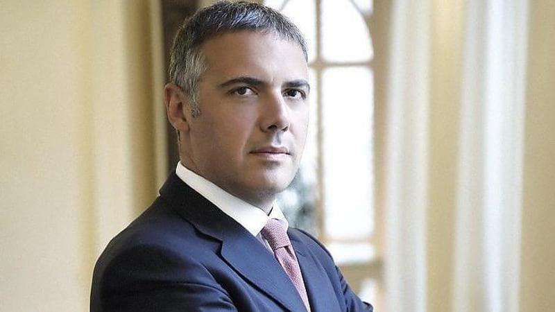 Il banchiere cintura nera di capitale e relazioni