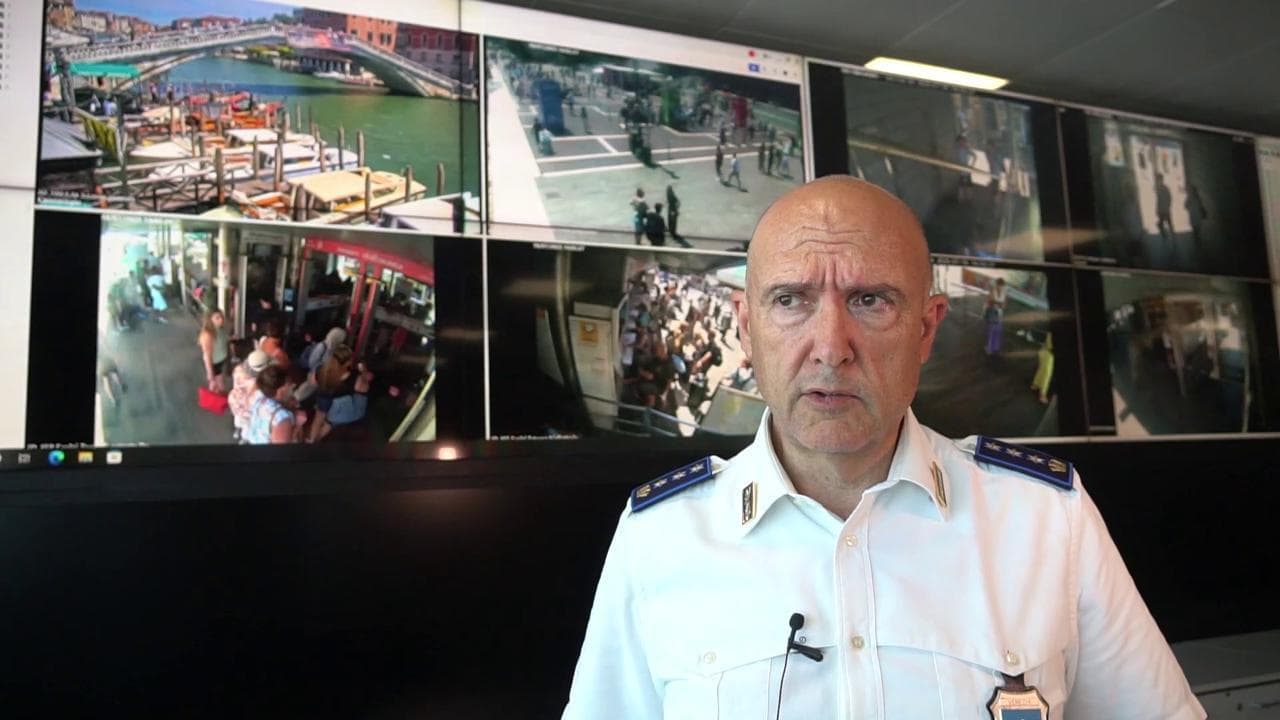Venezia, emergenza borseggi. Il comune: "900 furti solo a S.Marco. Bolla di impunità nella legge"
