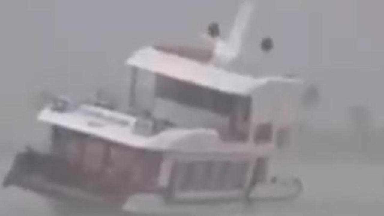 Vietnam, naufragio di un battello turistico nella baia Ha Long. Decine i morti