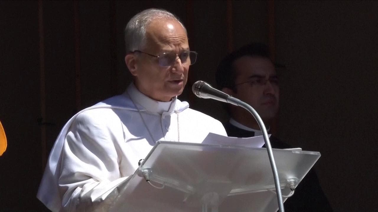 Il Papa: "Dolore per l'attacco israeliano alla chiesa di Gaza. Cessi la barbarie della guerra"