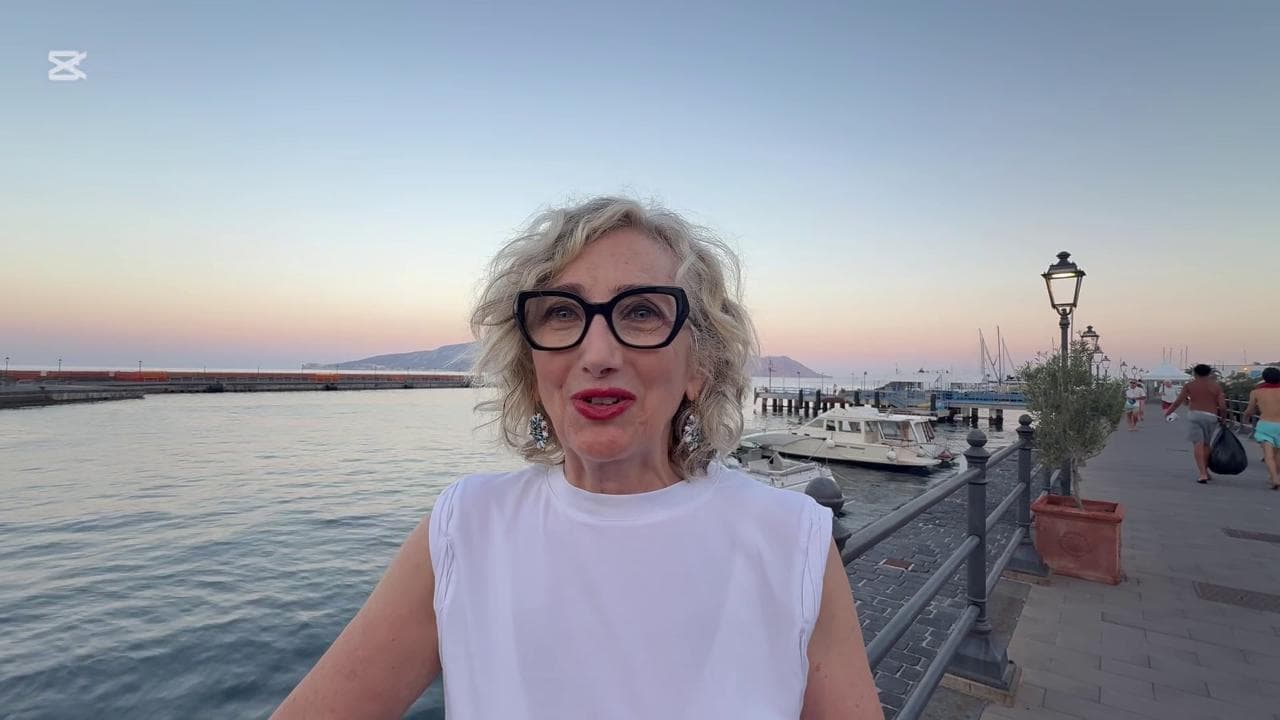 Lunetta Savino: "Ho l'età per il cantuccio? Ma quando mai, voglio ancora bei ruoli da protagonista"
