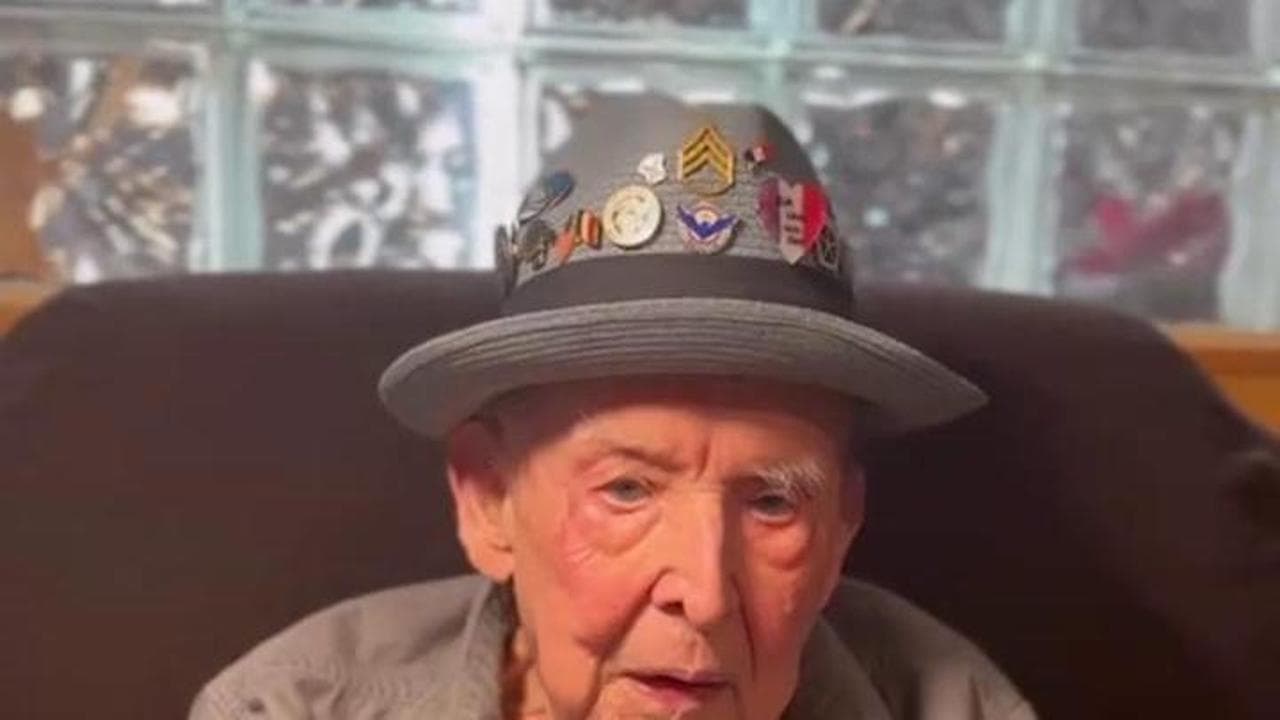 Addio a "Papa Jake", 102 anni, veterano del D-Day e star di Tik Tok