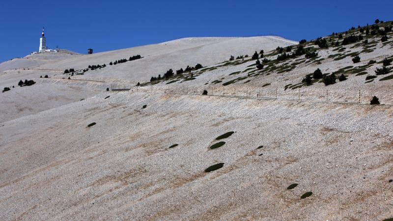 Il Tour ritrova il Mont Ventoux: follie, drammi e vittorie sulla salita più affascinante