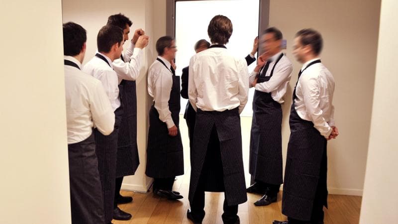 Camerieri, pizzaioli e gelatai: con i contratti pirata da 100 a 260 euro in meno al mese