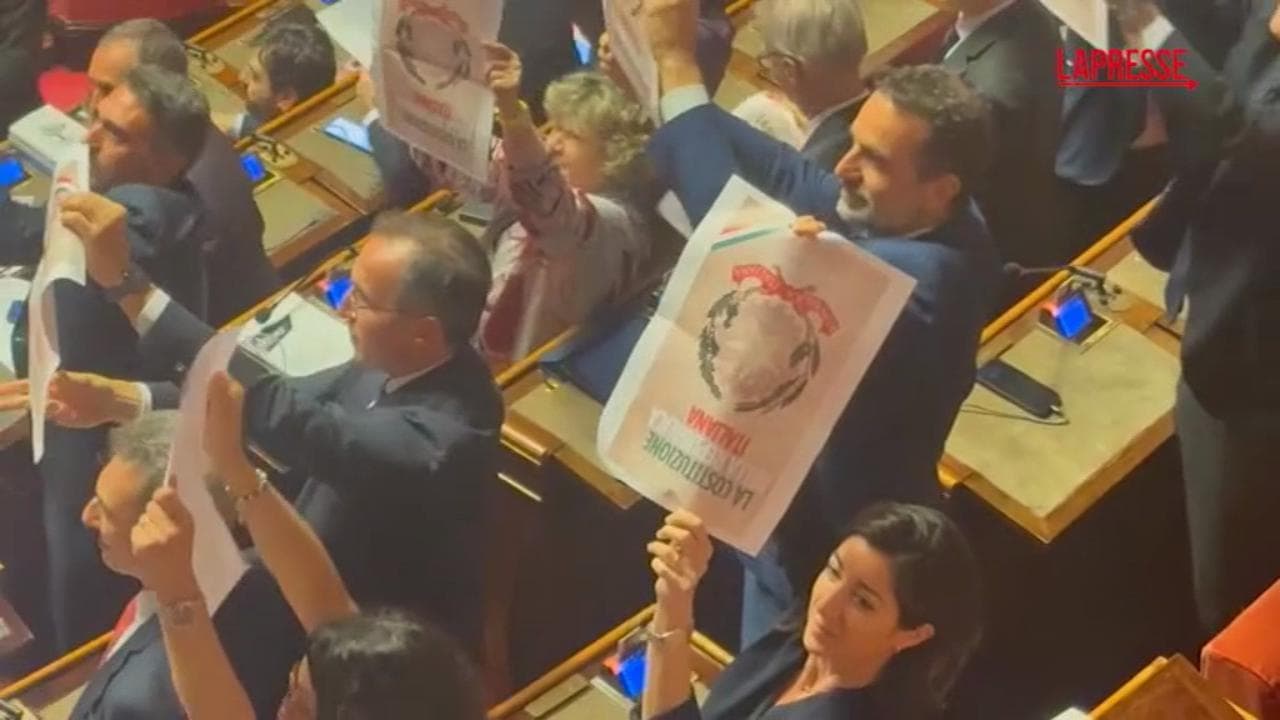 Separazione carriere, la protesta delle opposizioni in Senato: Costituzione a testa in giù