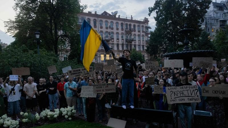 Bavaglio alle agenzie anti-corruzione, proteste in Ucraina